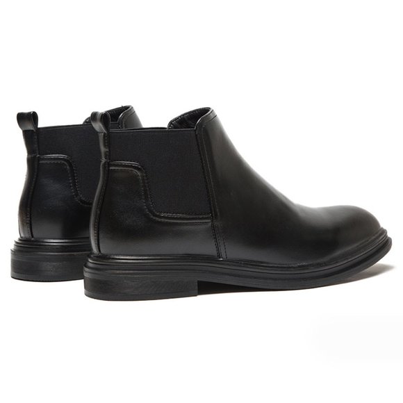 Men\'s black high-top leather shoes